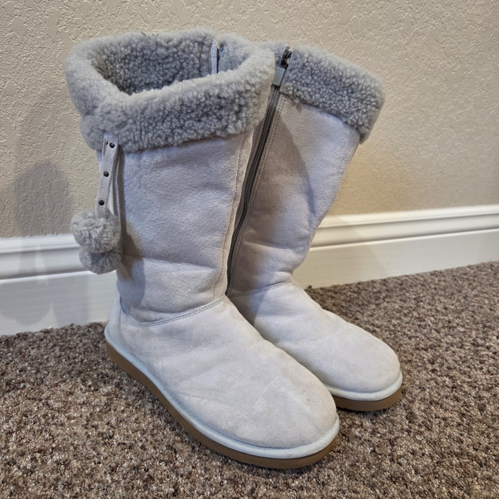 UGG Plumdale Cuff Light Gray Boots with Pom Poms- Size 9